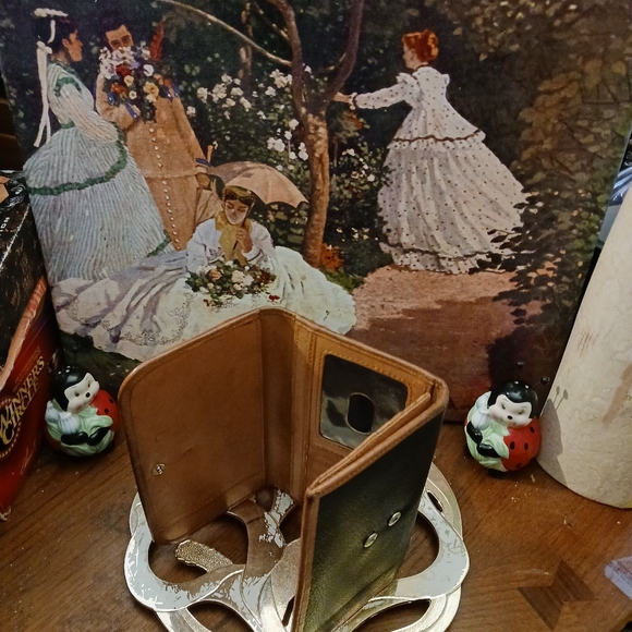 👜👛Rare Vintage Montana Silversmith Wallet,Embossed✨️Genuine Leather.👖 - Picture 15 of 16